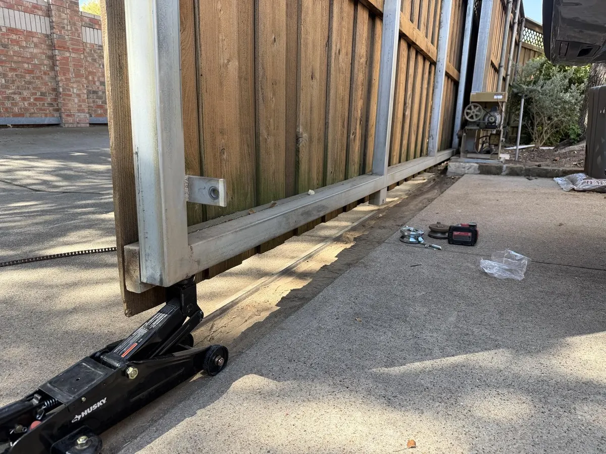 Eagle gate repair in Coppell, Texas