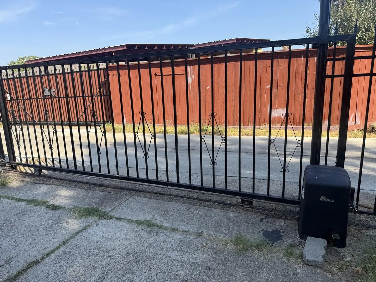 Eagle gate repair in Mesquite, Texas